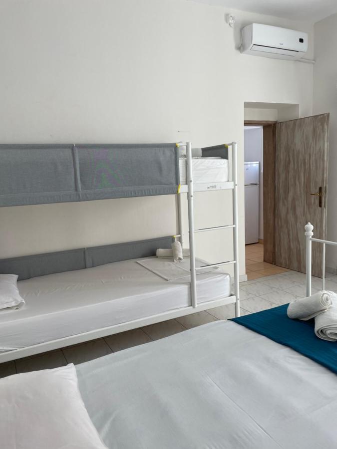 White Aparthotel Himare
