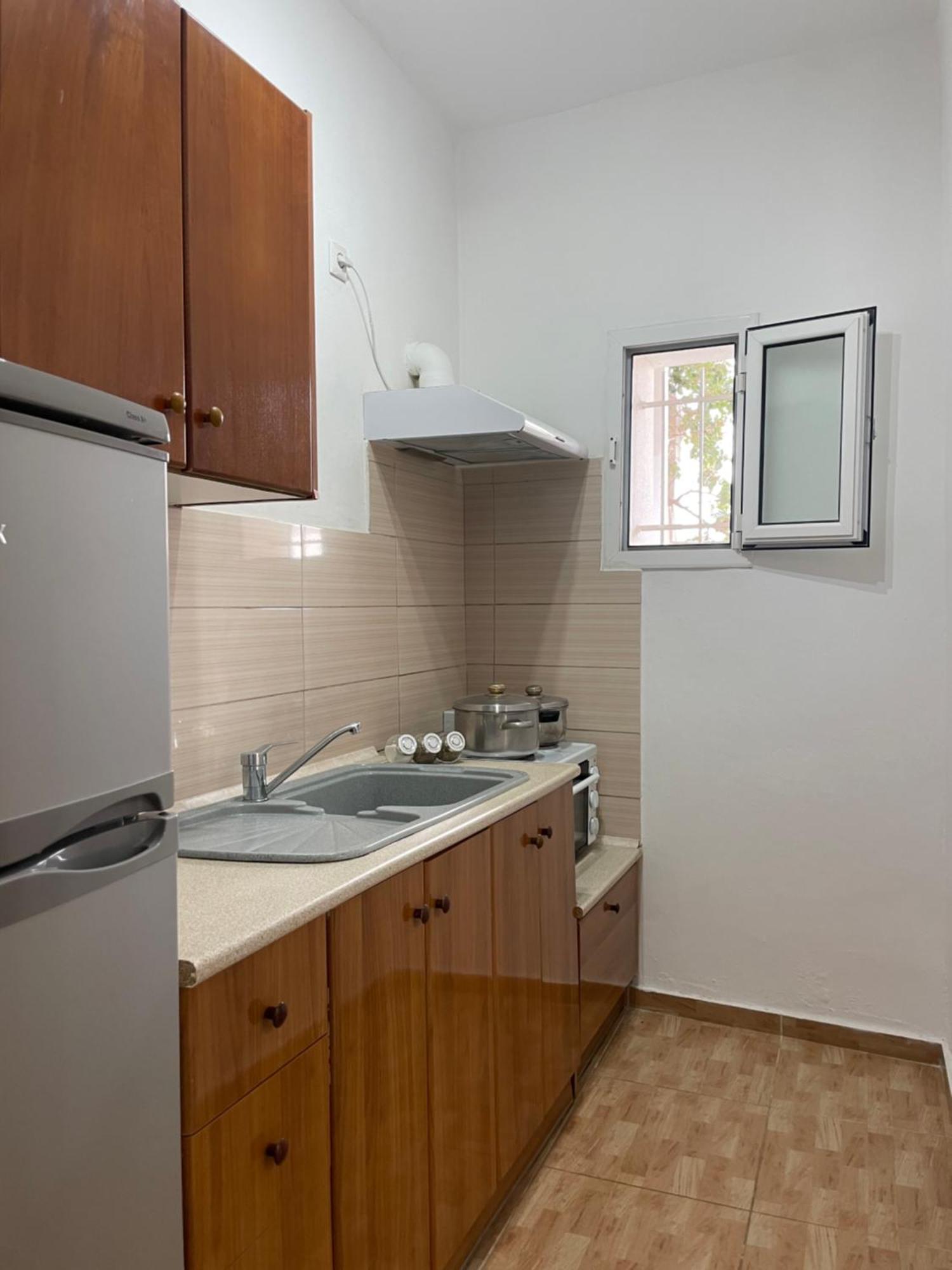 White Aparthotel