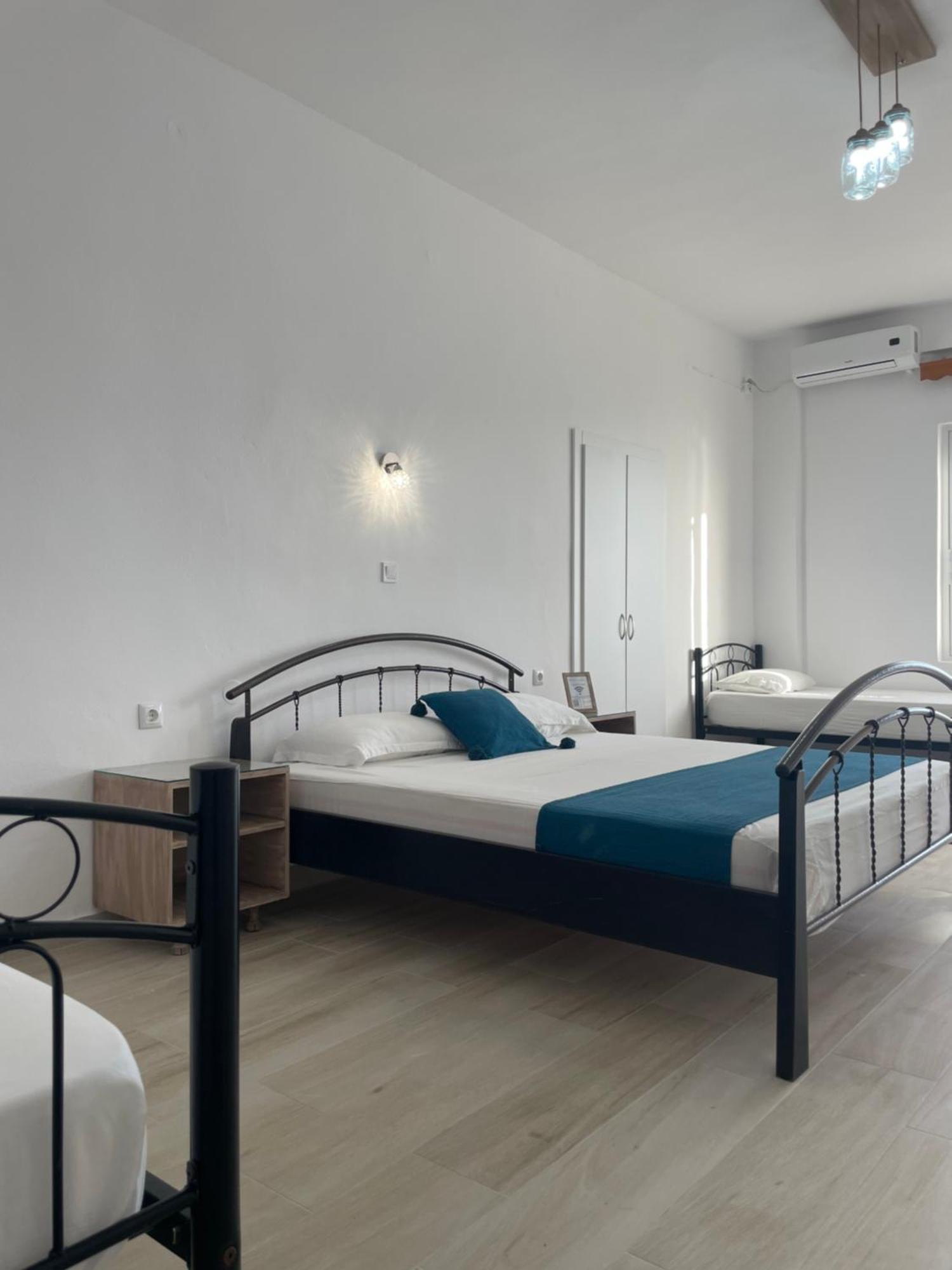 White Aparthotel *
